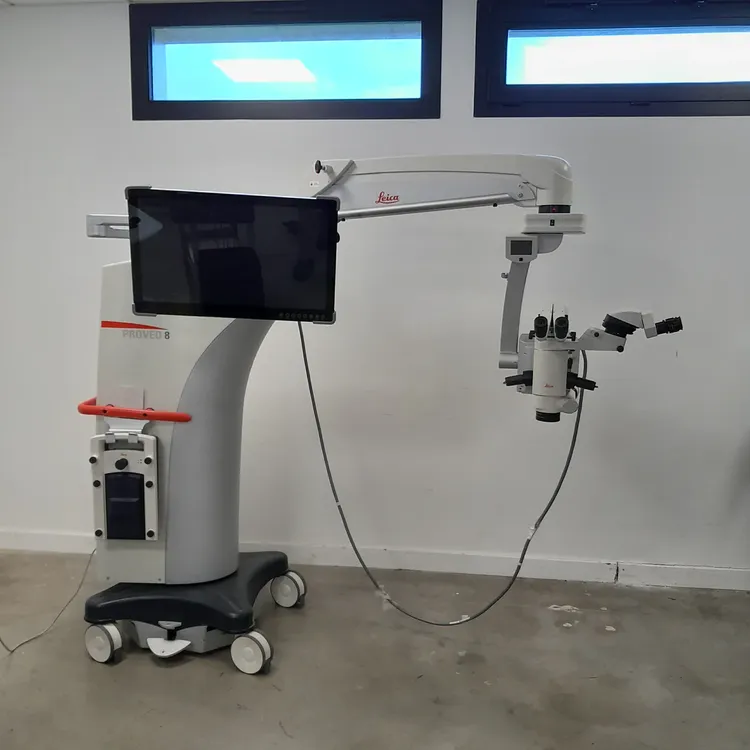 Leica Proveo 8 + OCT Microscope