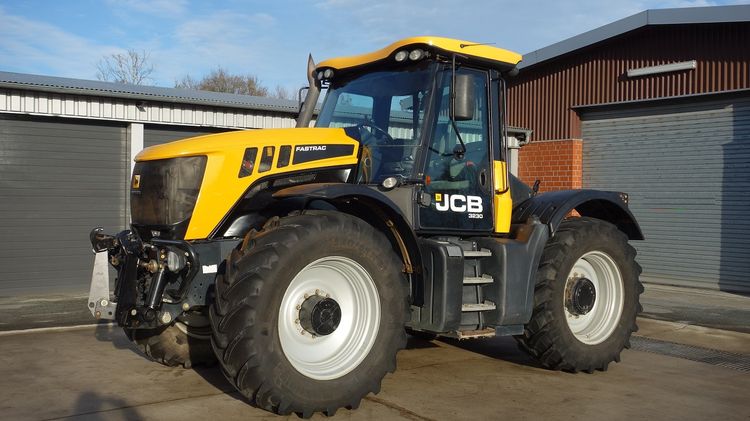 JCB Fastrac 3230