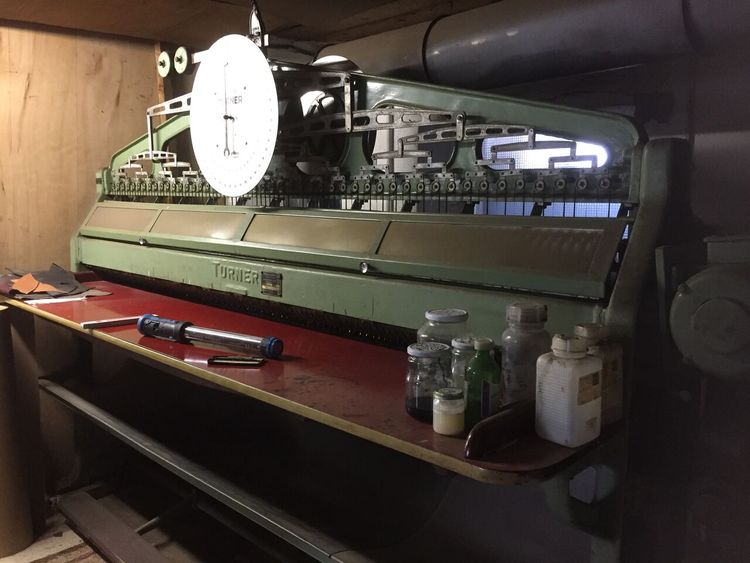 Measuring machine