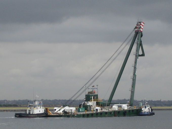 Self Ballastable 640T Sheer Leg Crane Barge