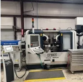 Spinner CNC (CNC Fanuc) 7,000 RPM TTS-65 TRIPLEX 2 Axis