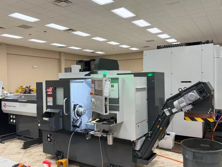 Haas HAAS CNC 6,000 RPM ST-15Y 4 Axis