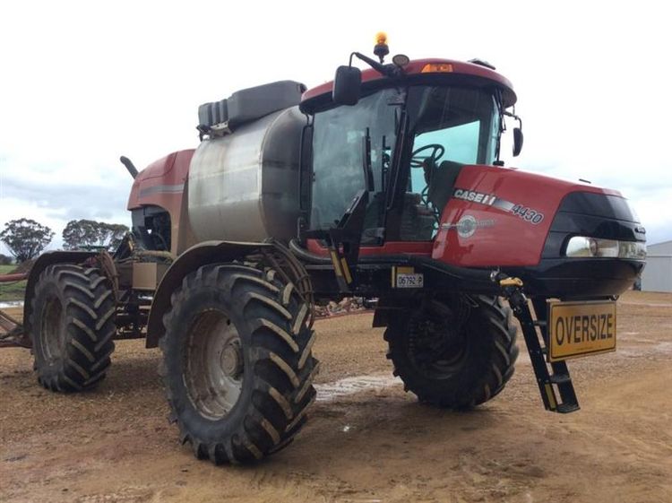 Case Patriot 4430 Self Propelled Sprayer