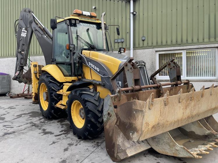 Volvo BL71 Backhoe Loader