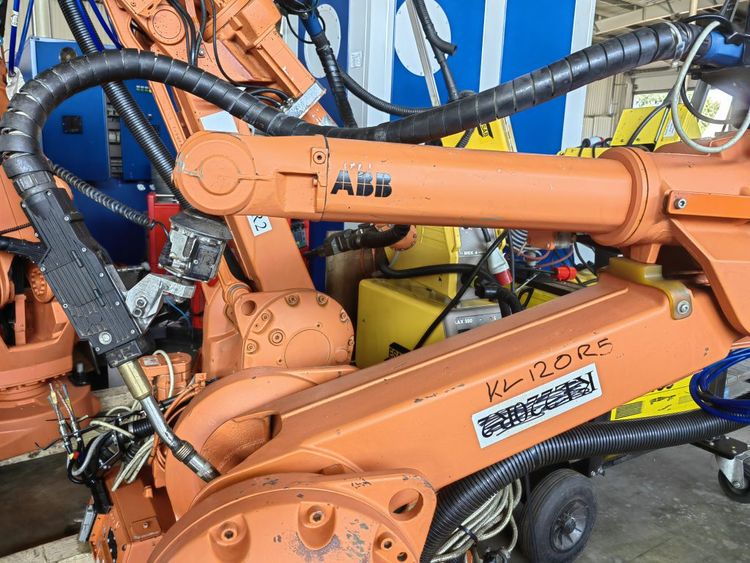 2 ASEA Brown Boveri (ABB) IRB 2400L (2000) 6 Axis 7kg
