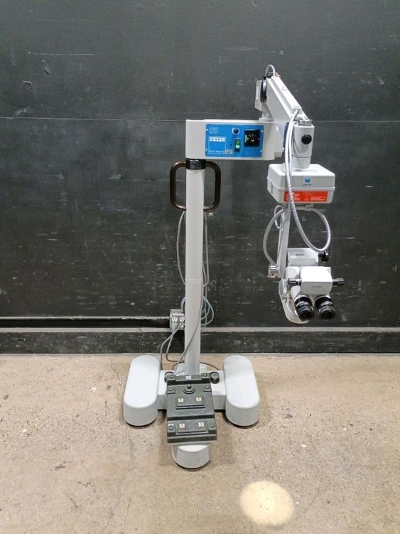 Carl Zeiss OPMI MDU Surgical Microscope