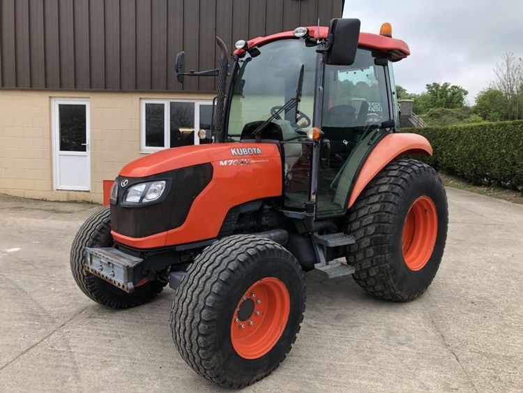 Kubota M7040 Tractor