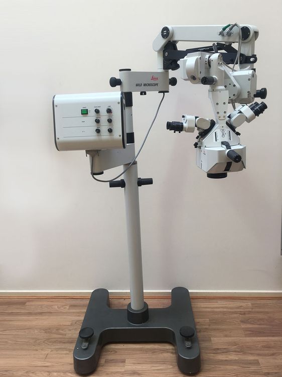 Leica M680 Surgical microscope