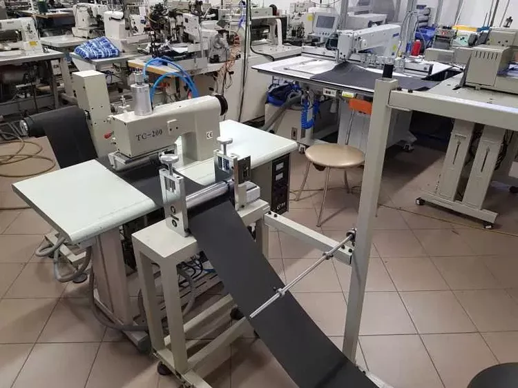 Model TC-200 ultrasonic sewing machine, gluing, cutting