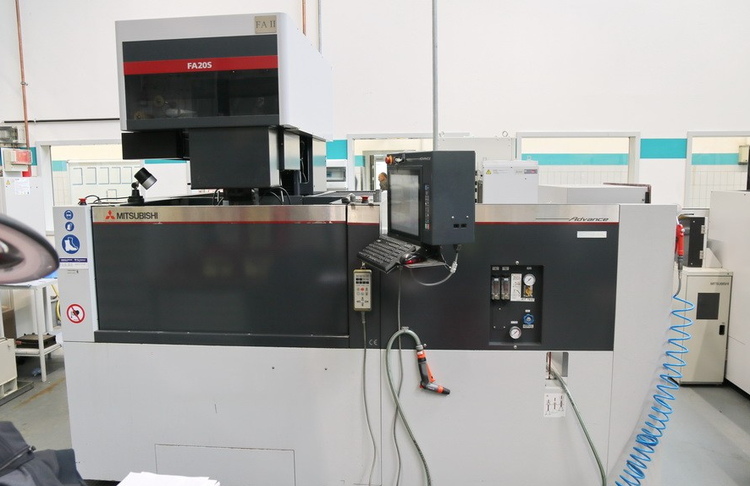 Mitsubishi FA 20 S Advance -2