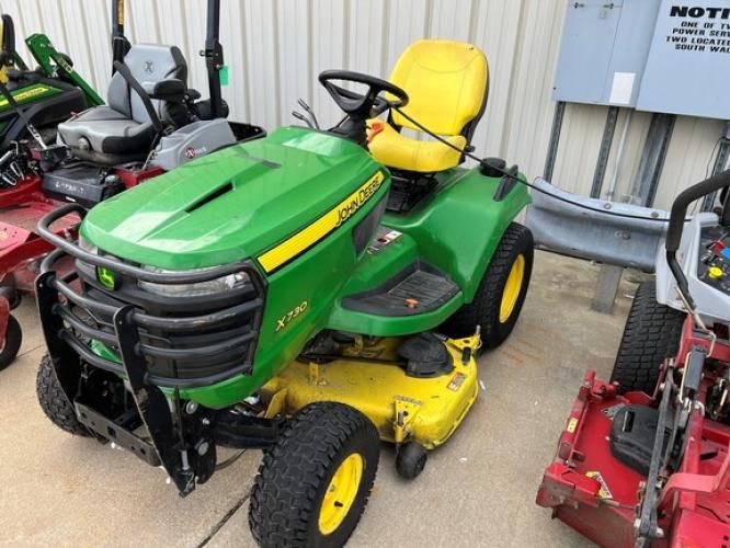 John Deere X730