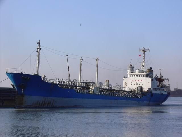 OIL TANKER 2000DWT