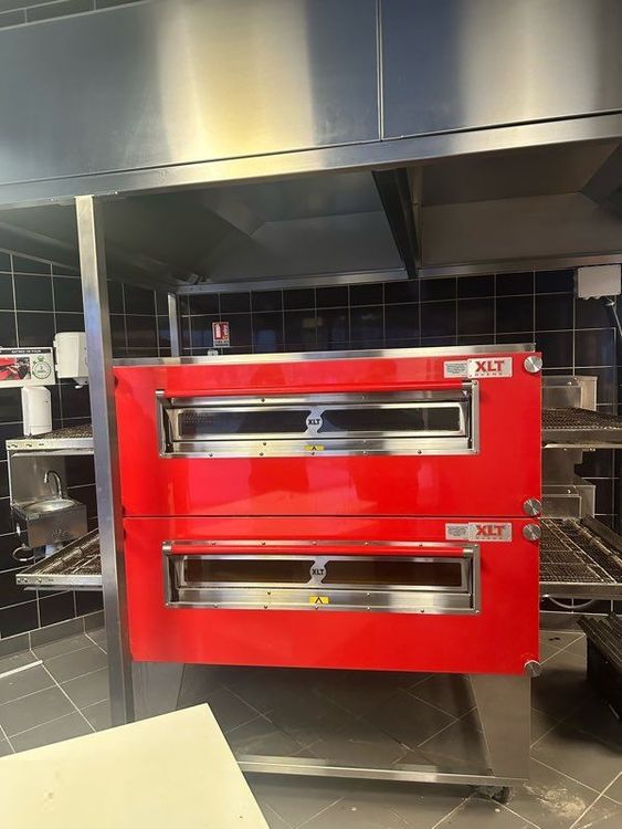 XLT  Conveyor Pizza Oven