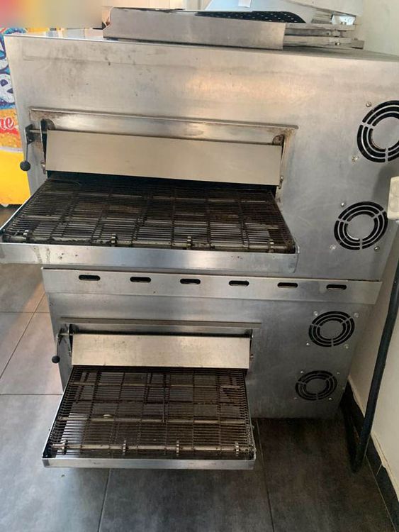 2 Conveyor Pizza Oven 6382