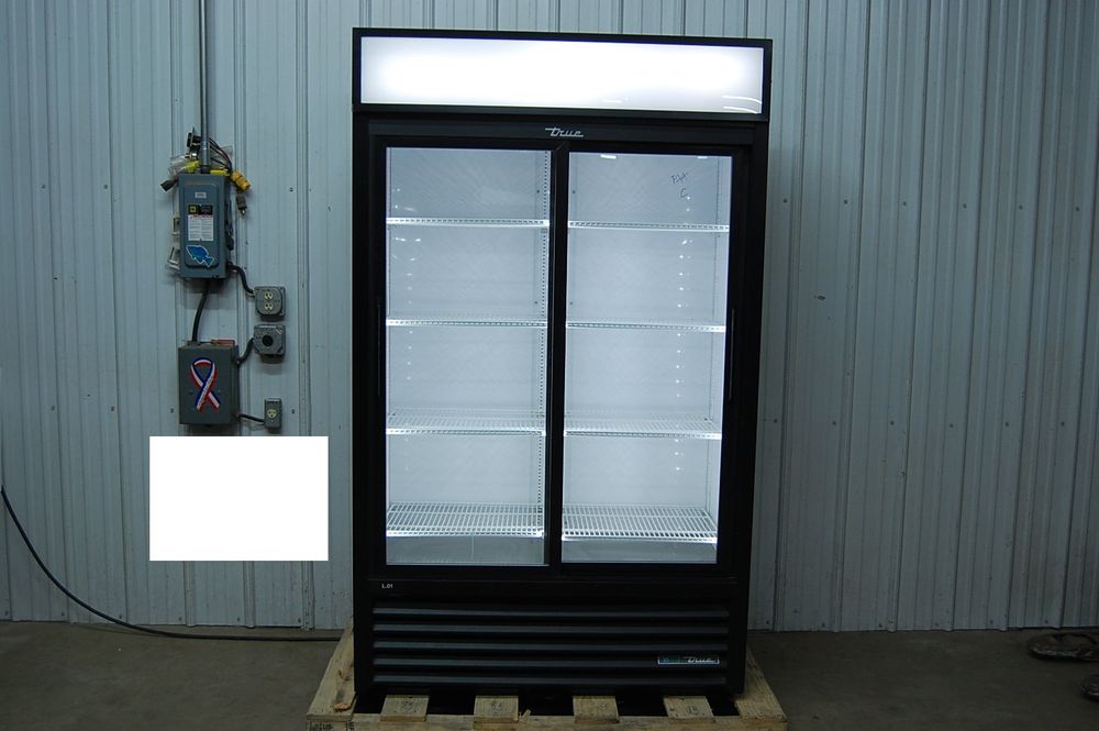 True GDM41SLHCLD, Glass Two Sliding 2 Door Refrigerator Merchandiser