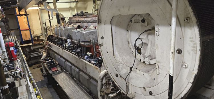 Wartsila 8R32E 8 Cylinders