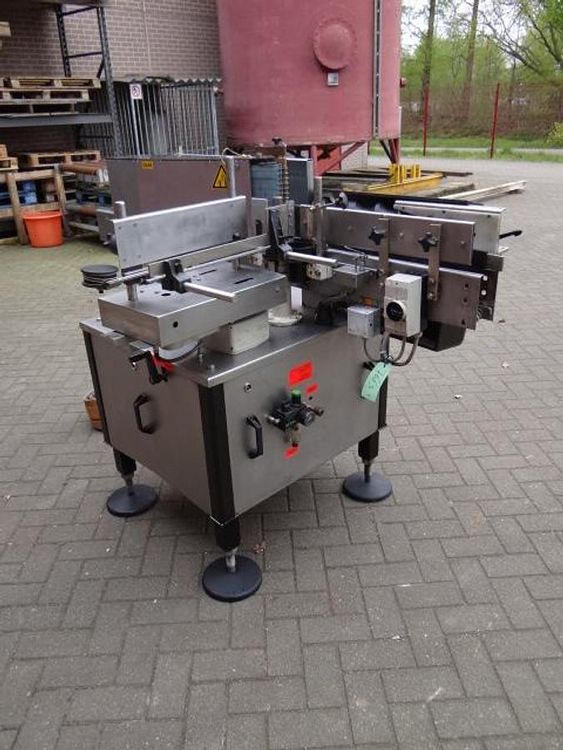 Krones rotina wetglue labeler