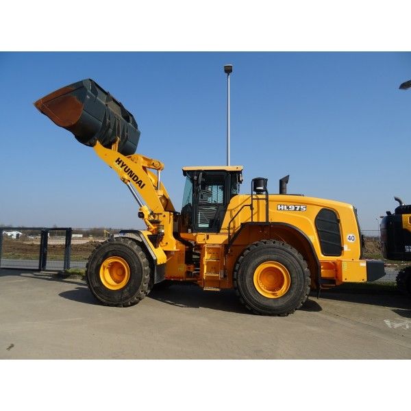 Hyundai HL 975 Wheel Loader