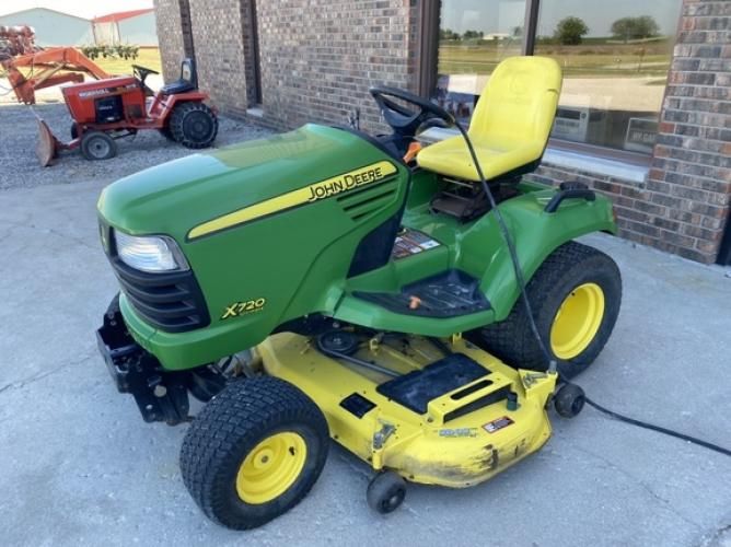 John Deere X720