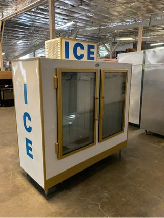 LEER M700AG, Indoor Two Glass Door Ice Merchandiser