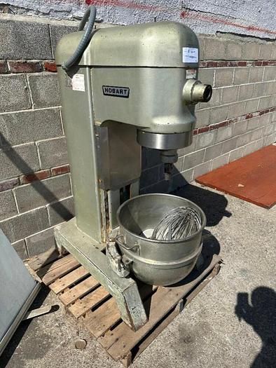 4 Hobart H-600 Mixer