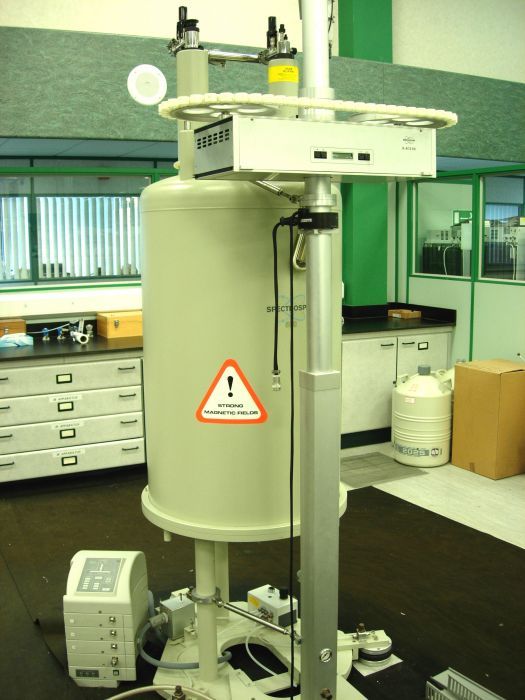 Bruker DRX-500 NMR Spectrometer