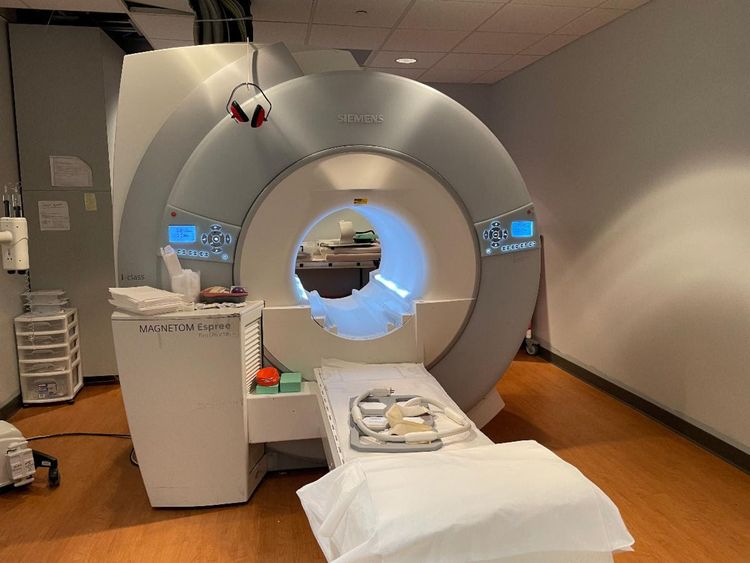 Siemens Espree 1.5T MRI