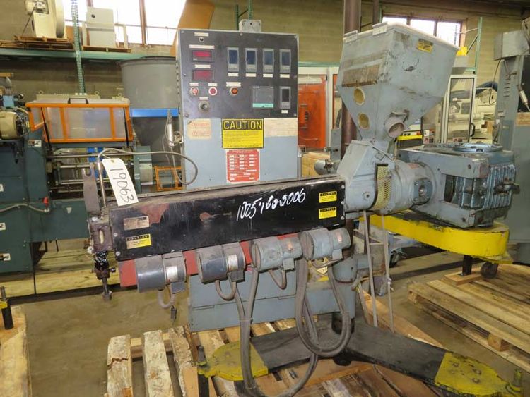 Davis Standard DS15 1.5” pedestal extruder