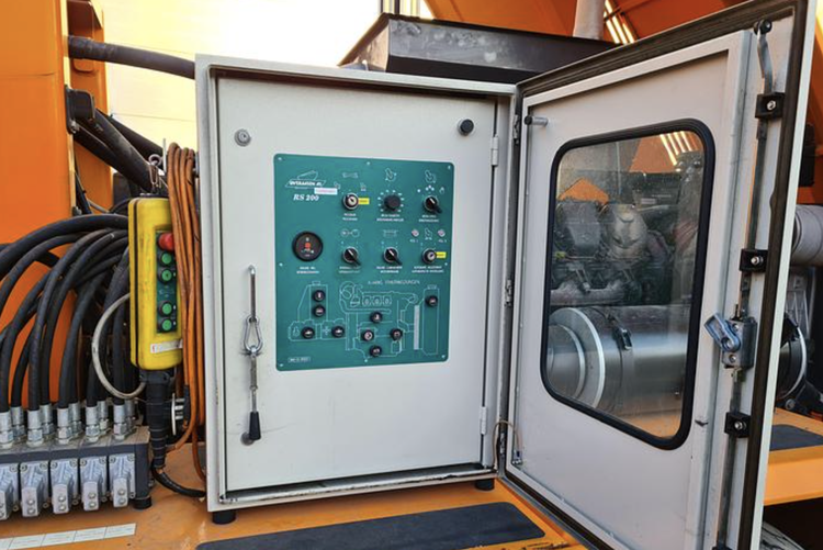 rs 200 dual channel abs price
