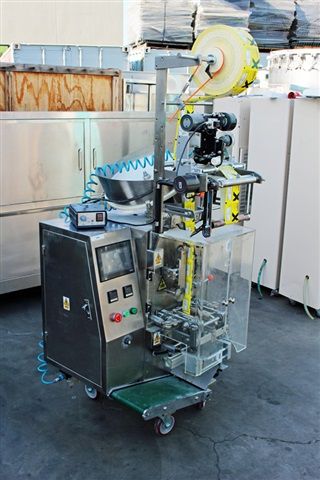 Automatic Packing DCP-240 Vertical Labeler w/ Date Coder