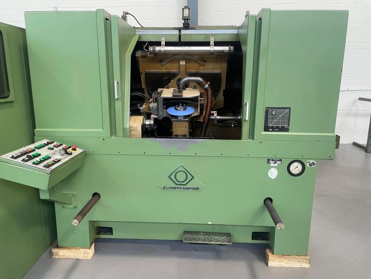 Klingelnberg SNC30 Variable Speed Hob Sharpening Machine