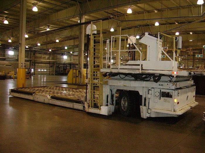 FMC Commander 30 Cargo Loader