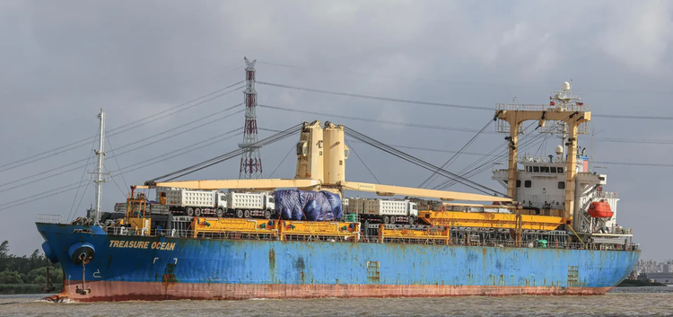 Shin Kochi Jyuko TREASURE OCEAN ABT 11885 DWT ON 7.72 M DRAFT