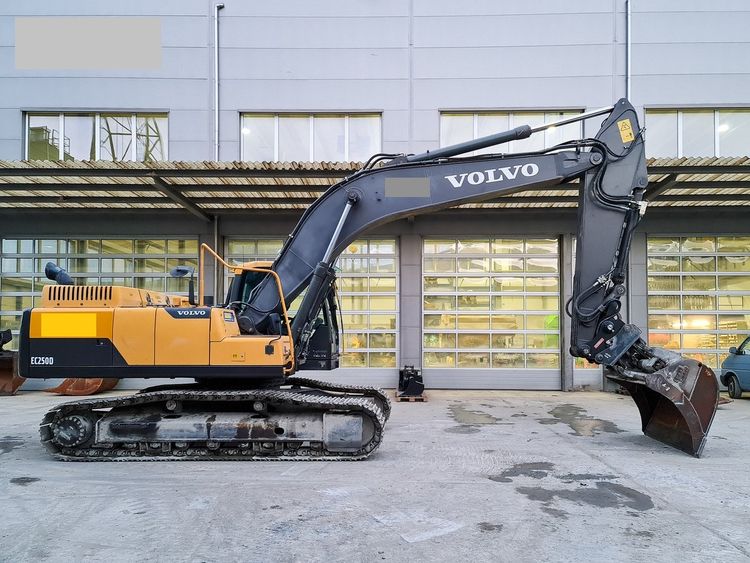 Volvo EC250DNL Tracked Excavator