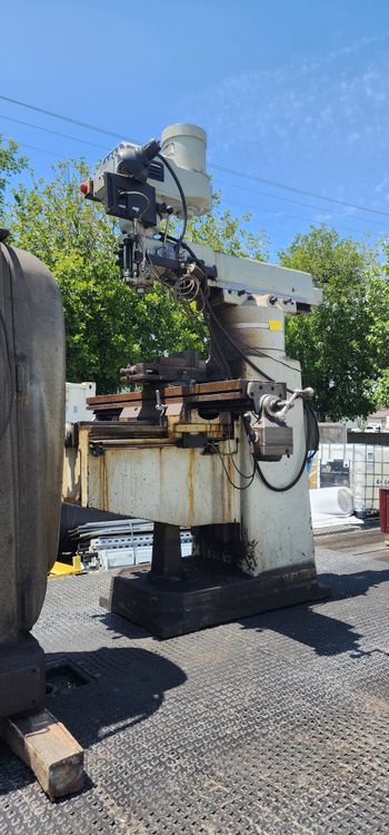 Acra AM V2 Vertical Knee Mill
