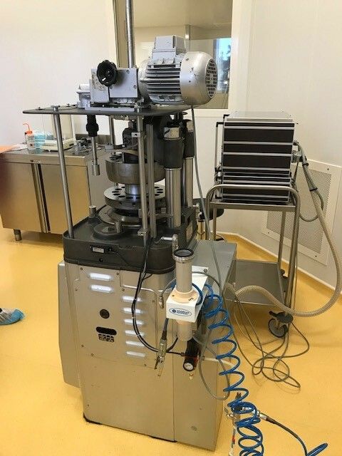 Romaco RLS 15 tablet press