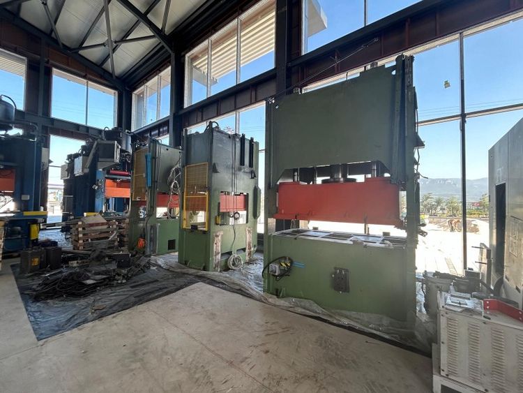 3  SCAMM Hydraulic Presses 300 Ton Hydraulic Presses