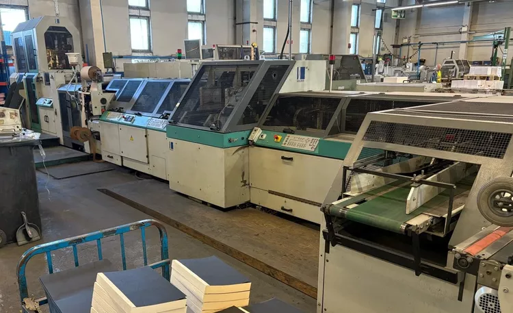 Kolbus BF 526 Compact flow line with FE603