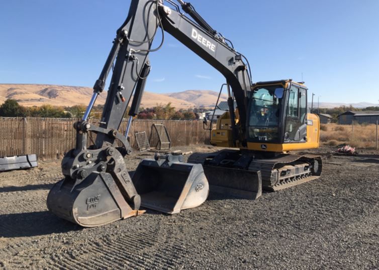 john-deere-130g-tracked-excavator