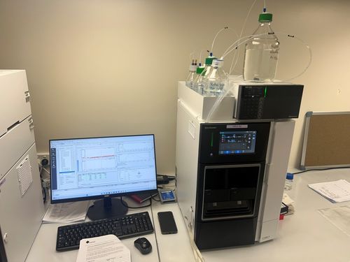 Shimadzu LC-2060C 3D High Performance Liquid Chromatograph
