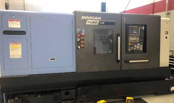 Doosan FANUC 0i-TF control with swiveling operator’s panel 1000 rpm ...