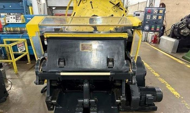 Brausse PE - 202 clamshell type die cutting press