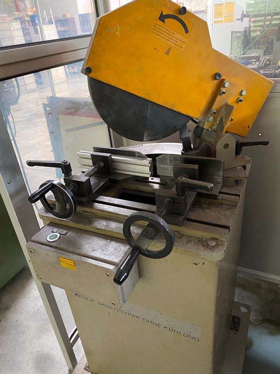 Pendulum saw