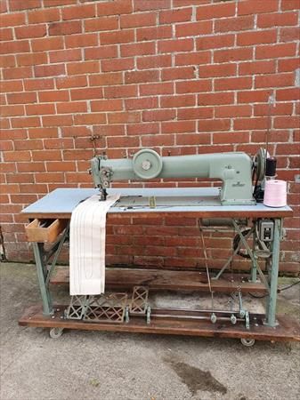 Duerkopp adler 220 -79 -273 industrial sewing