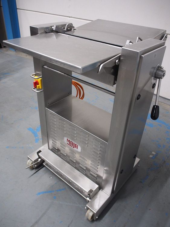 Maja ESM 435 skinning machine