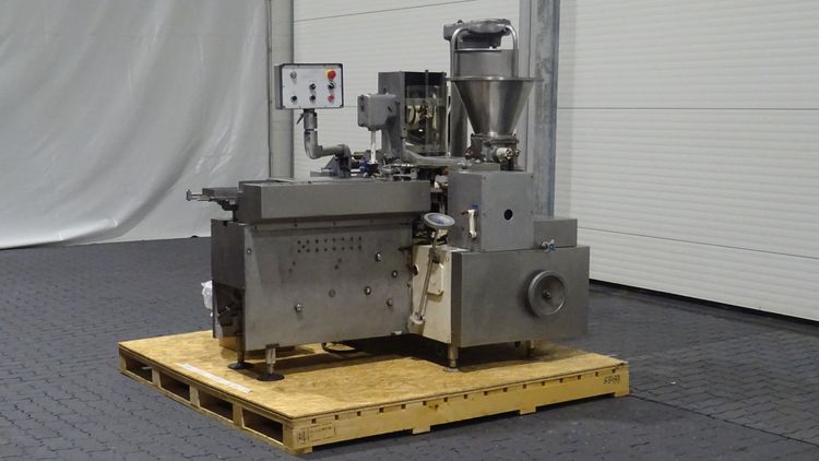 Benhil 8304 - 8534  Filling and wrapping machine