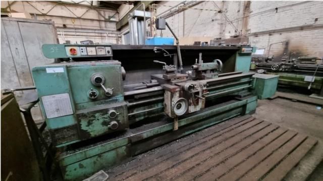 TOS Engine Lathe Variable SUI 40RP/2000