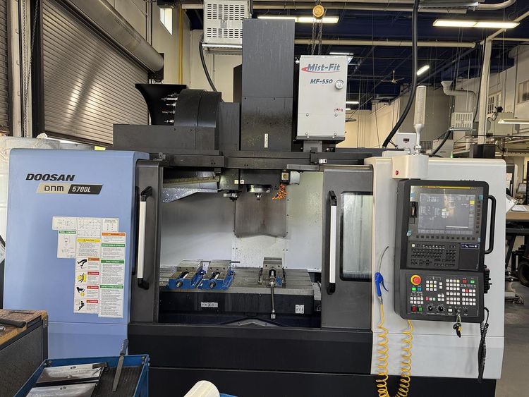 Doosan DNM 5700L 3 Axis