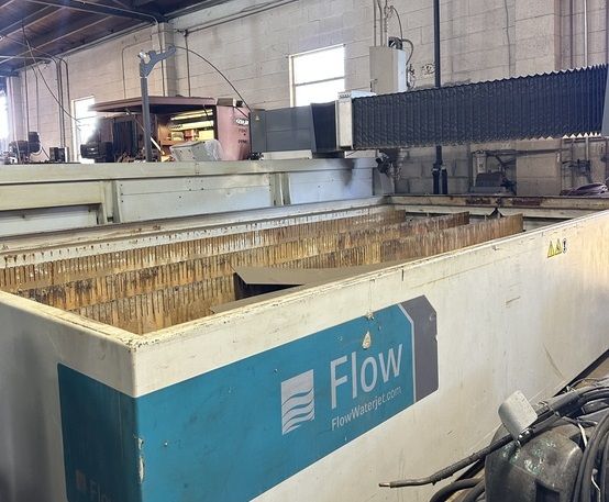 Flow M200 4020 PIVOT CNC Control