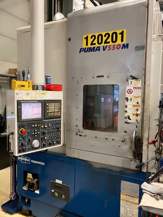 Doosan FANUC 21i-TB Control 2000rpm Puma V550 M 2 Axis